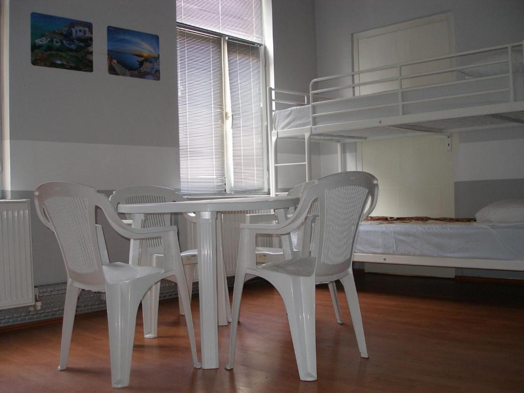 Kretan Hostel Букурещ Стая снимка