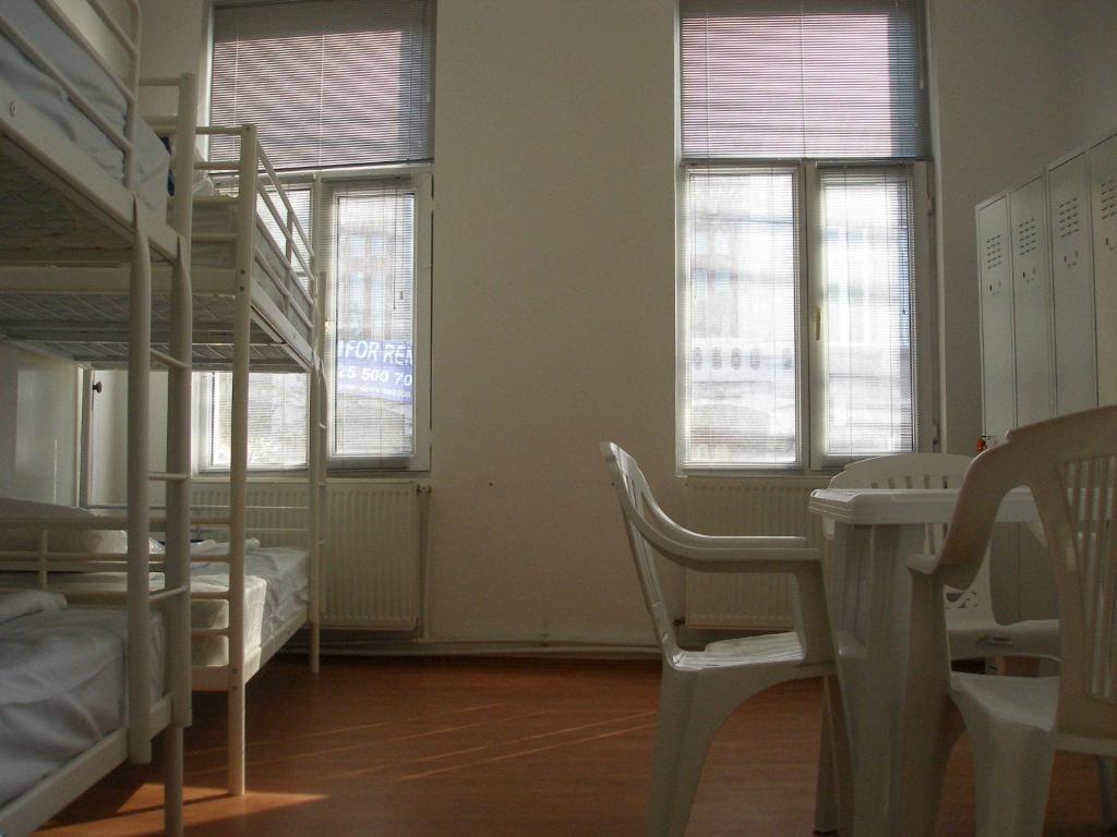 Kretan Hostel Букурещ Стая снимка