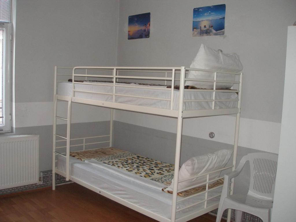 Kretan Hostel Букурещ Екстериор снимка